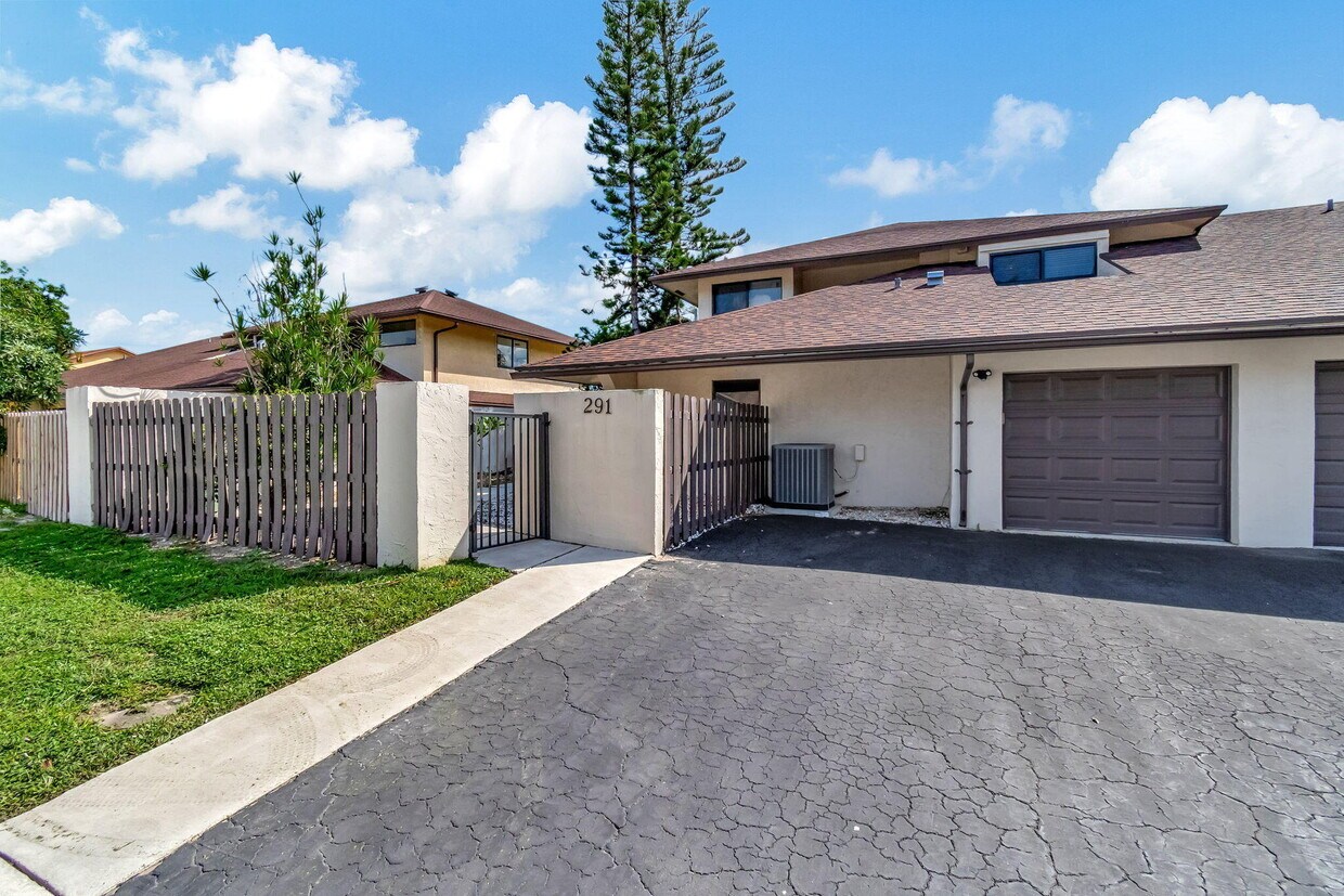 Foto principal - 291 SW 28th Ave