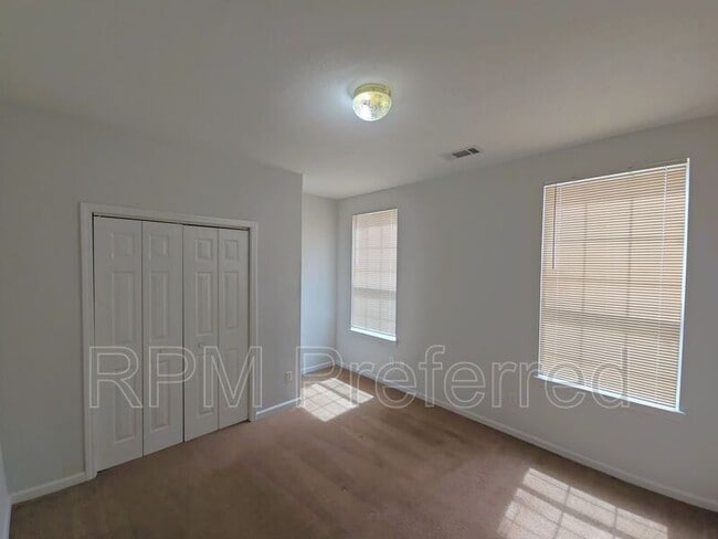 Building Photo - 4114 Trout St