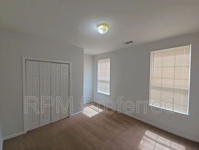 Foto del edificio - 4114 Trout St
