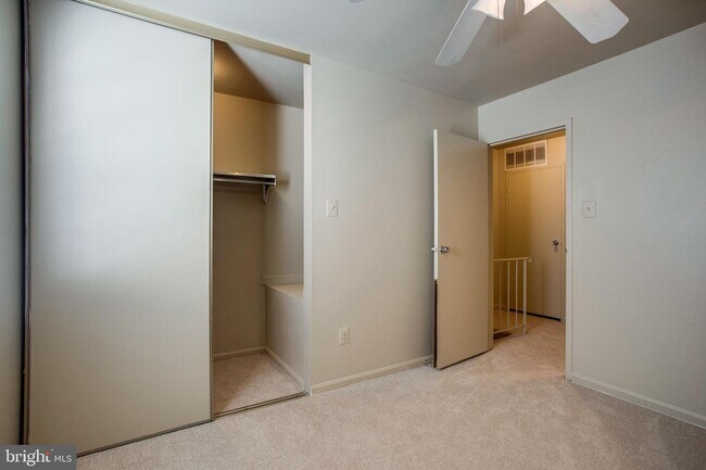 Building Photo - 8604 Walutes Cir