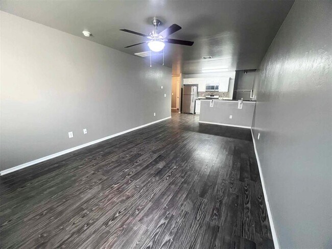 Foto del edificio - 2165 Buena Vida Ln