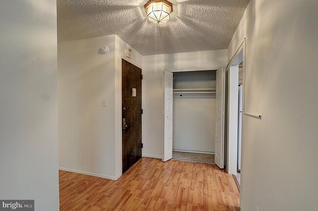 Building Photo - 5225 Pooks Hill Rd
