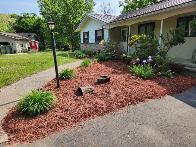 Building Photo - N6645 Fawn Cir