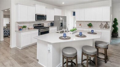 Building Photo - 1403 Forever Wy