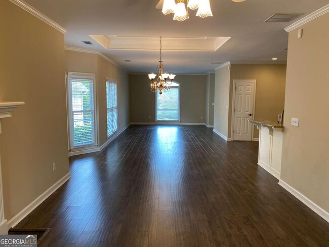 Building Photo - 1705 Glenhurst Dr
