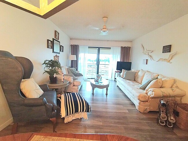Foto del edificio - 2181 W Woolbright Rd