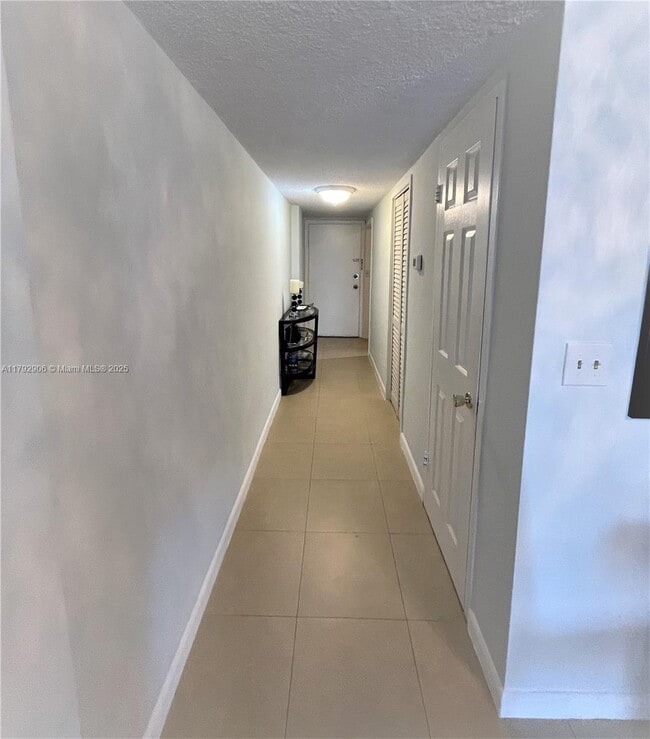 Foto del edificio - 3660 NE 166th St