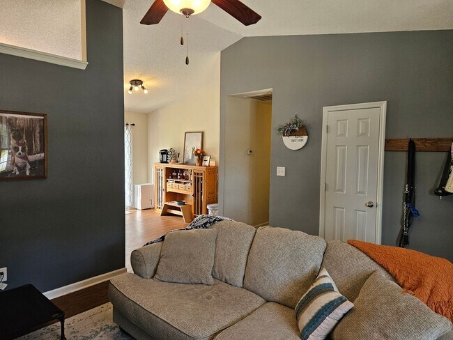 Foto del edificio - Beautiful unfurnished 3 bedroom 2 bath home in Sneads Ferry - Justice Farm community