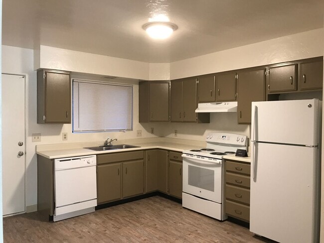 Building Photo - 625 Dameron Dr