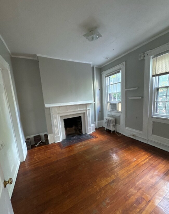 Foto del edificio - 2 Champney Pl