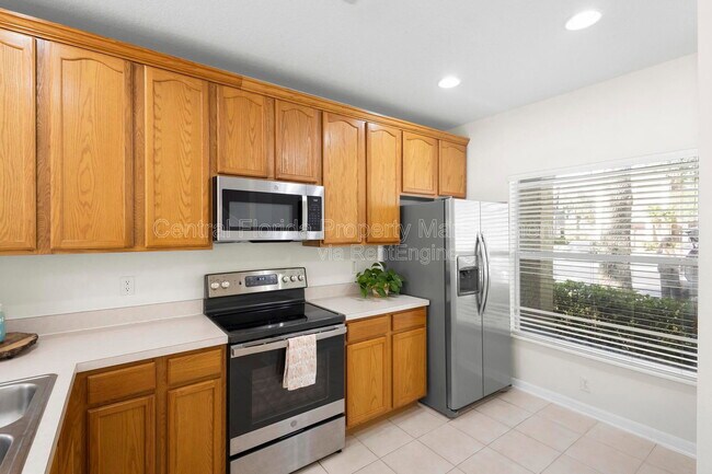 Foto del edificio - 3434 Wilshire Way Rd