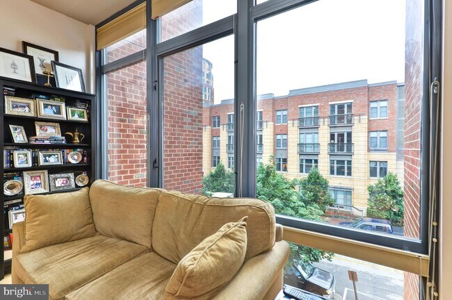 Foto del edificio - 520 John Carlyle St