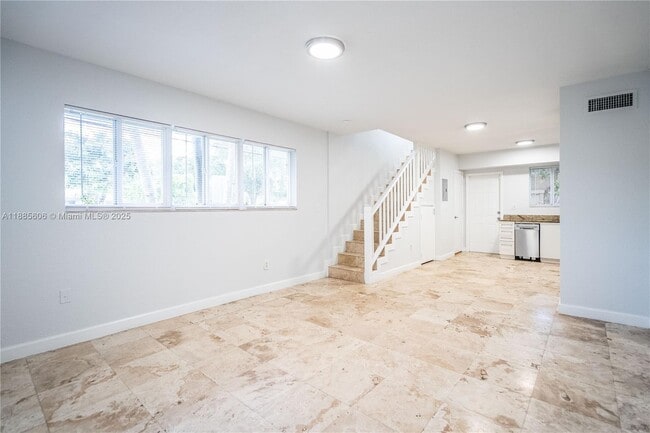 Building Photo - 2180 Bay Dr