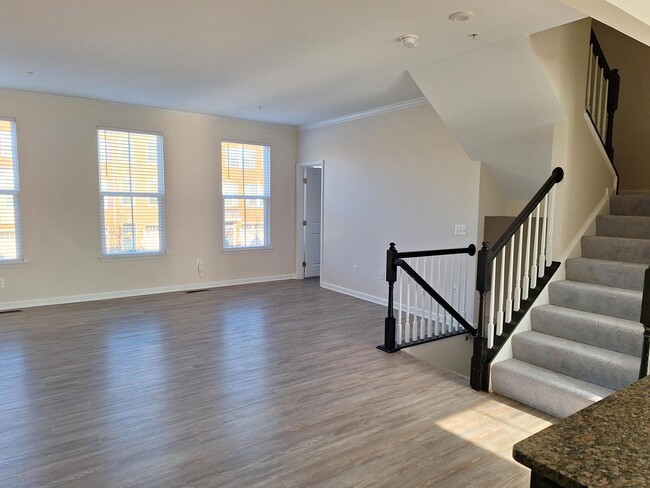 Building Photo - 3716 Marlborough Pl