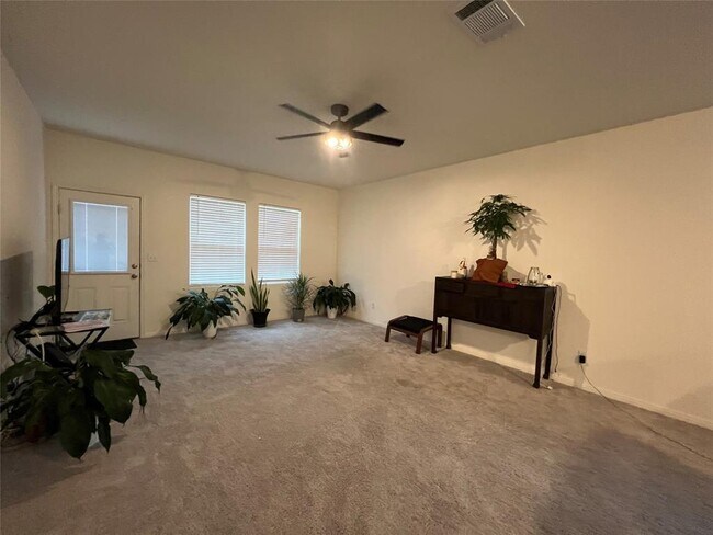 Foto del edificio - 121 Pronghorn St