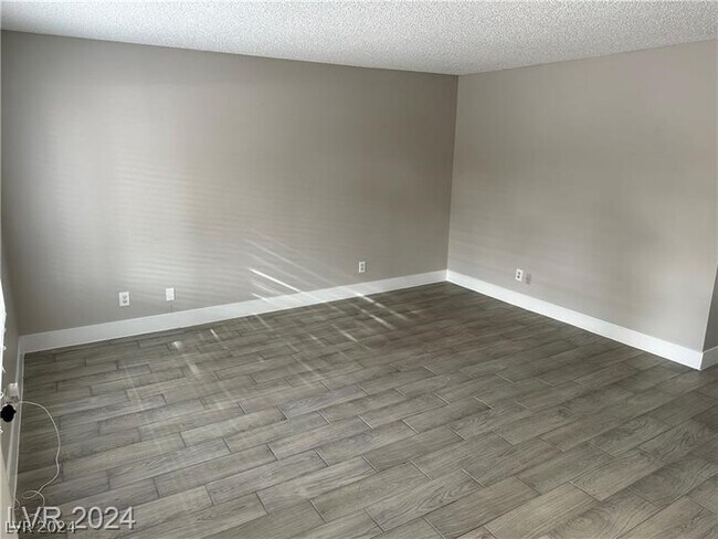 Building Photo - 1887 Apricot Ct