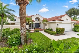 Building Photo - 2001 NW Laurel Oak Ln