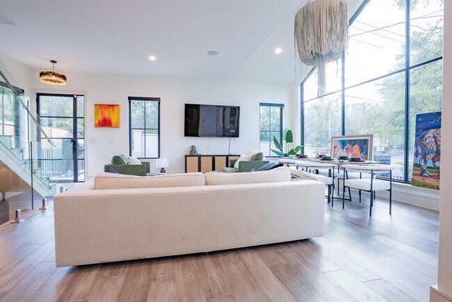 Foto del edificio - 1501 Rockmoor Ave