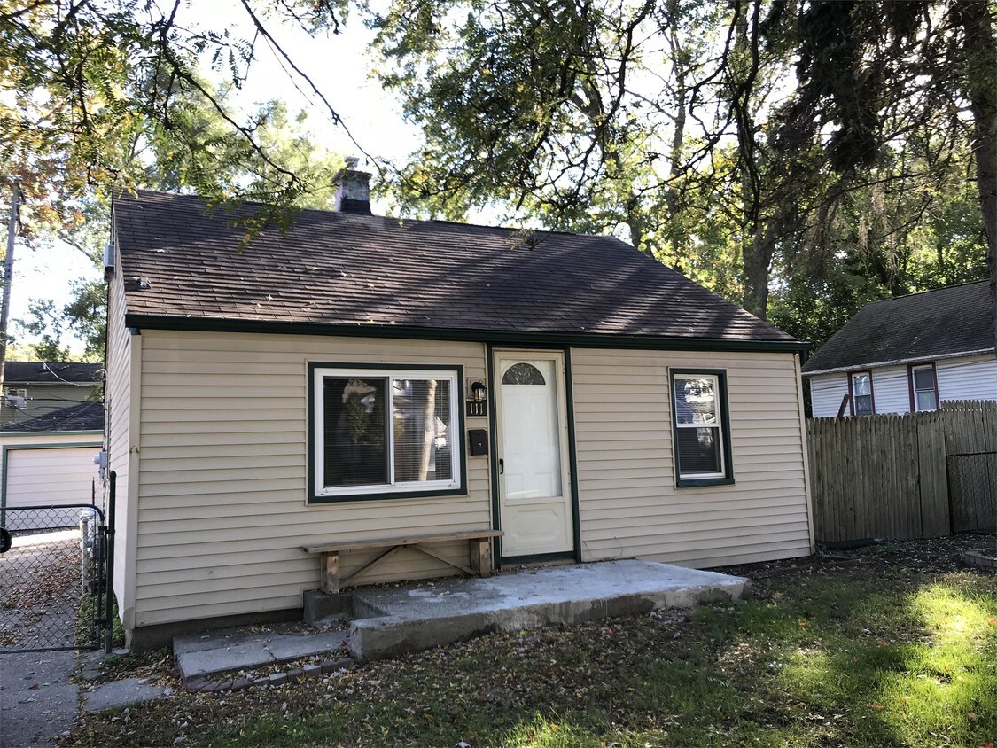 111 W Madge Ave, Hazel Park, MI 48030 House Rental in Hazel Park, MI