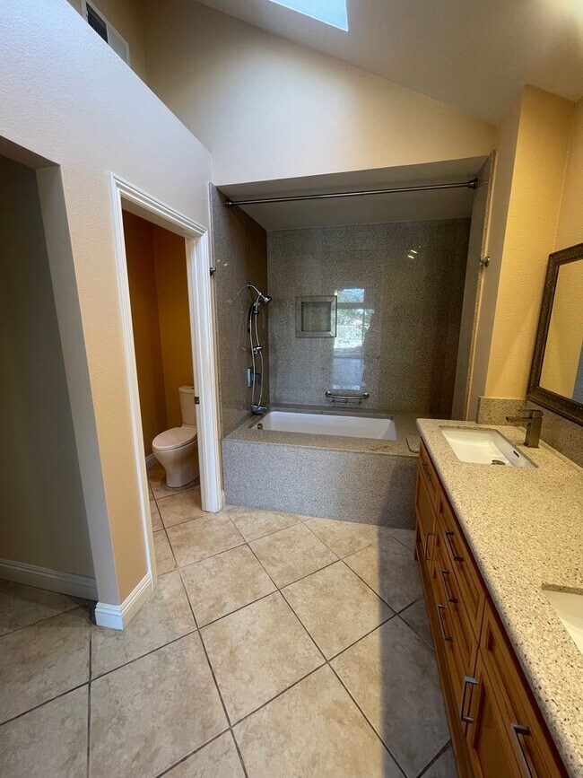 Foto del edificio - Spacious 2 Bed, 2 Bath House in Prestigious Coto de Caza For Rent!