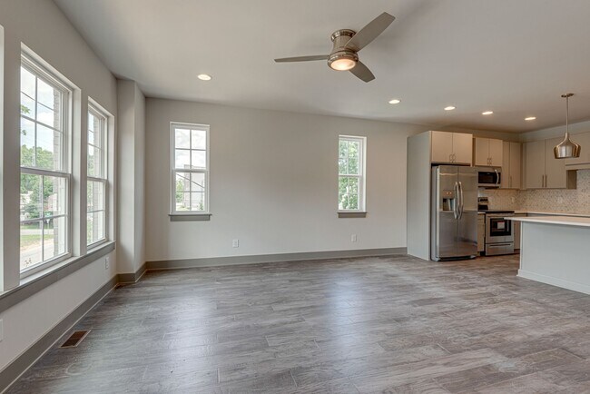 Building Photo - 122 Oceola Ave