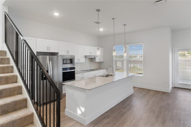 Foto del edificio - 18531 Kyle Seale Pkwy