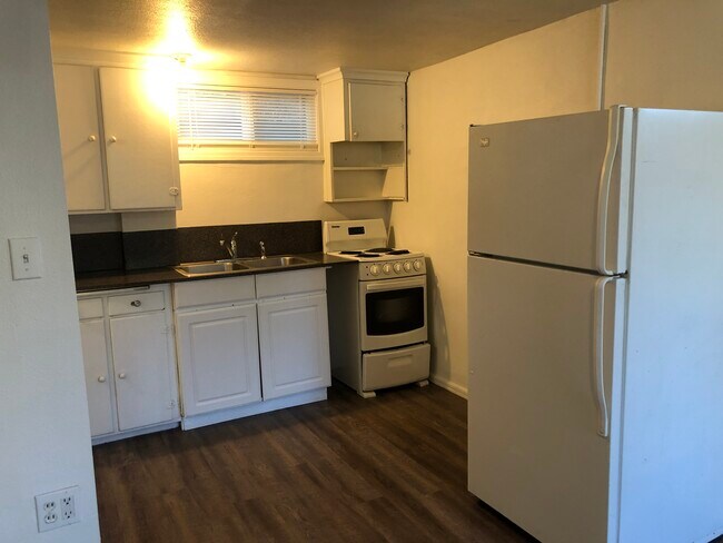 Foto del edificio - 634 NE Gray Ln