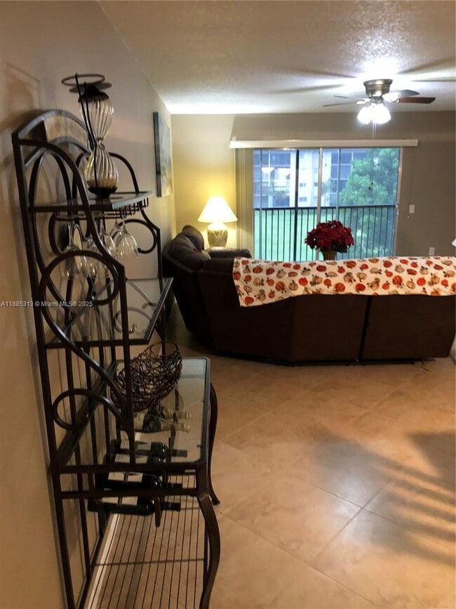 Foto del edificio - 12550 SW 15th St