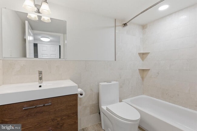 Foto del edificio - 598 Belmont Ave