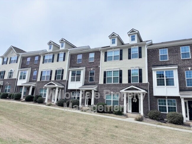 Foto del edificio - 6025 Kentworth Dr