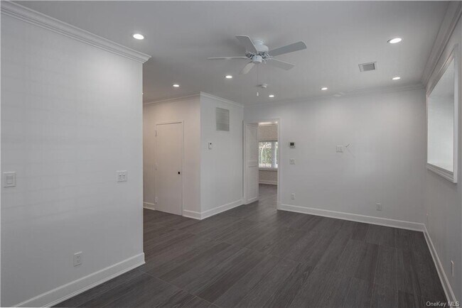 Building Photo - 100 Rockledge Rd