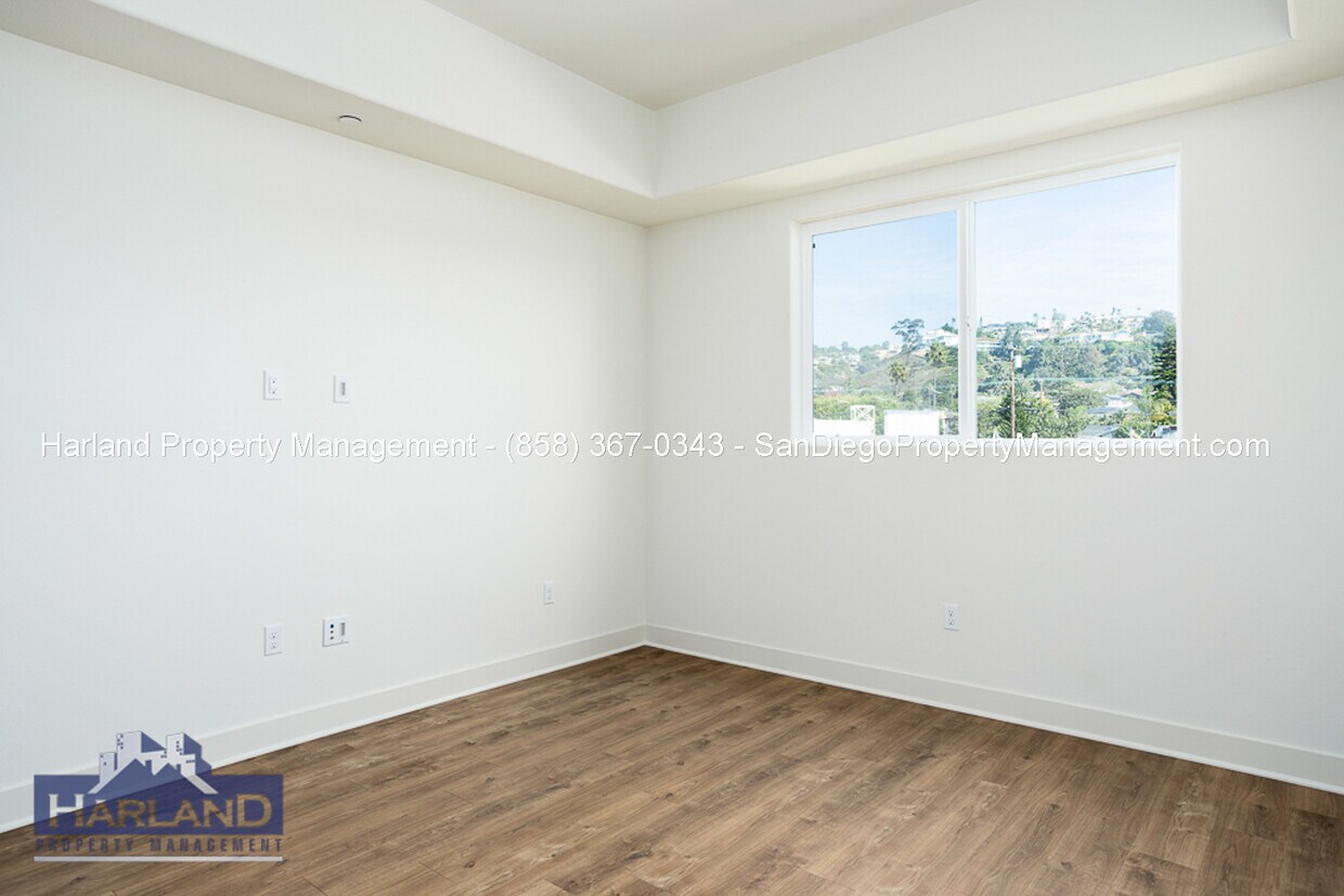 Primary Photo - 5702 La Jolla Blvd