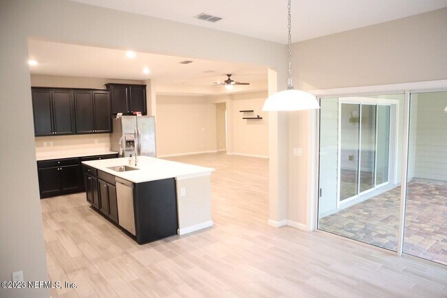 Foto del edificio - 6816 Crosby Falls Dr