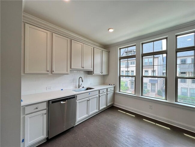 Building Photo - 2426 Figaro Dr