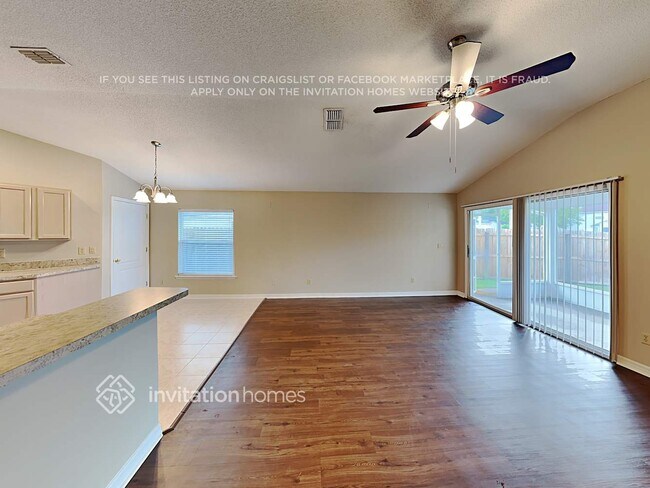 Foto del edificio - 244 Johns Glen Dr