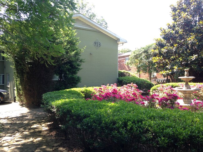 Foto del edificio - Briarcliff Court Condos