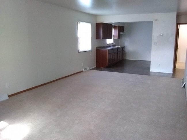 Building Photo - 6466 N. 106th Street - 3 Bedroom Townhouse