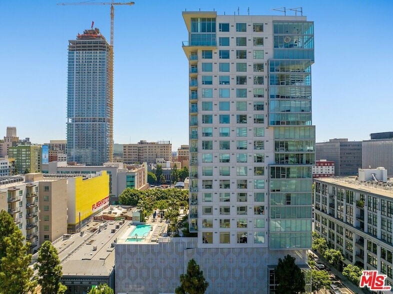 Foto principal - 1050 S Grand Ave