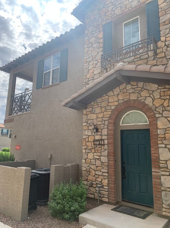 Building Photo - Beautiful 3 bedroom 2 bath condo in Power ...