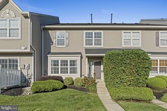 Building Photo - 4702 Grenwich Ln