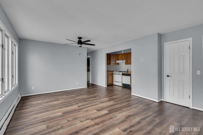 Building Photo - 1595 E 2nd St