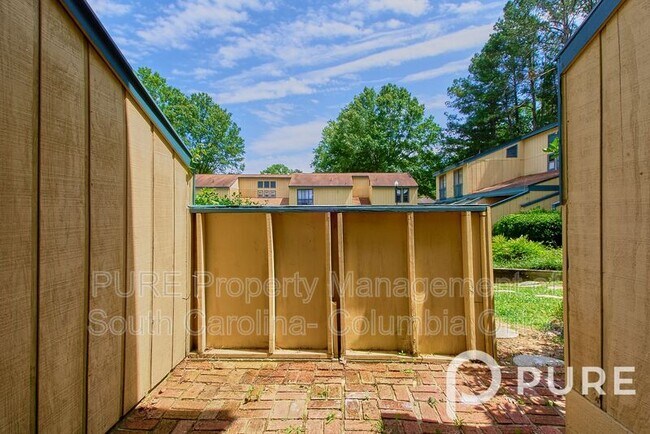 Foto del edificio - 245 Timber Ct