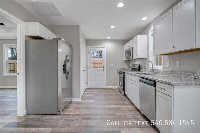 Foto del edificio - 1424 Varnell Ave NE