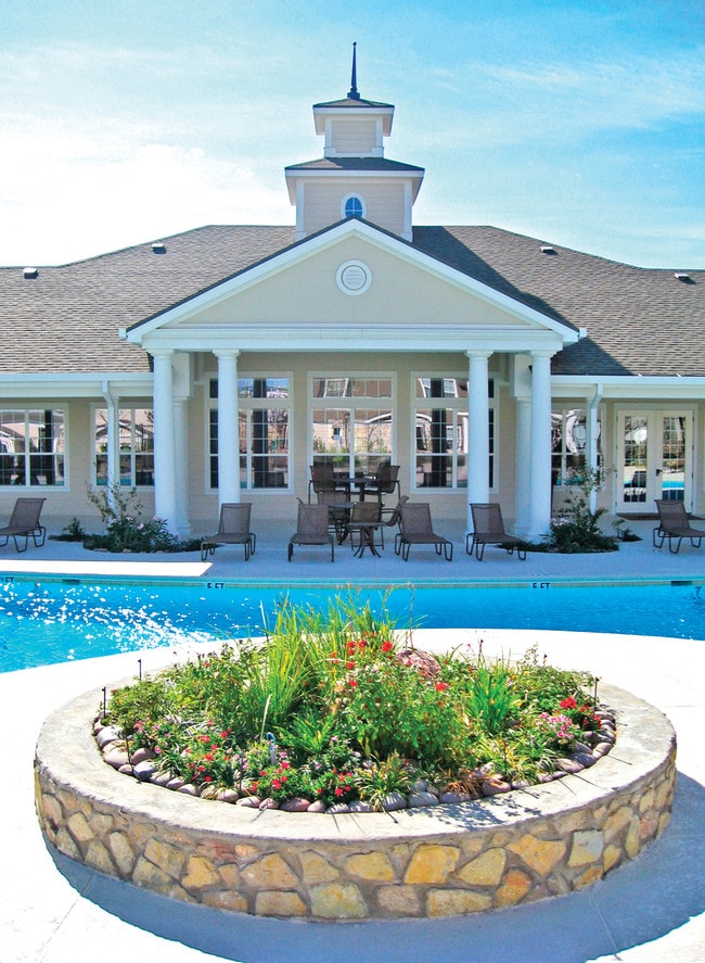 Piscina - Forty649 North Hills