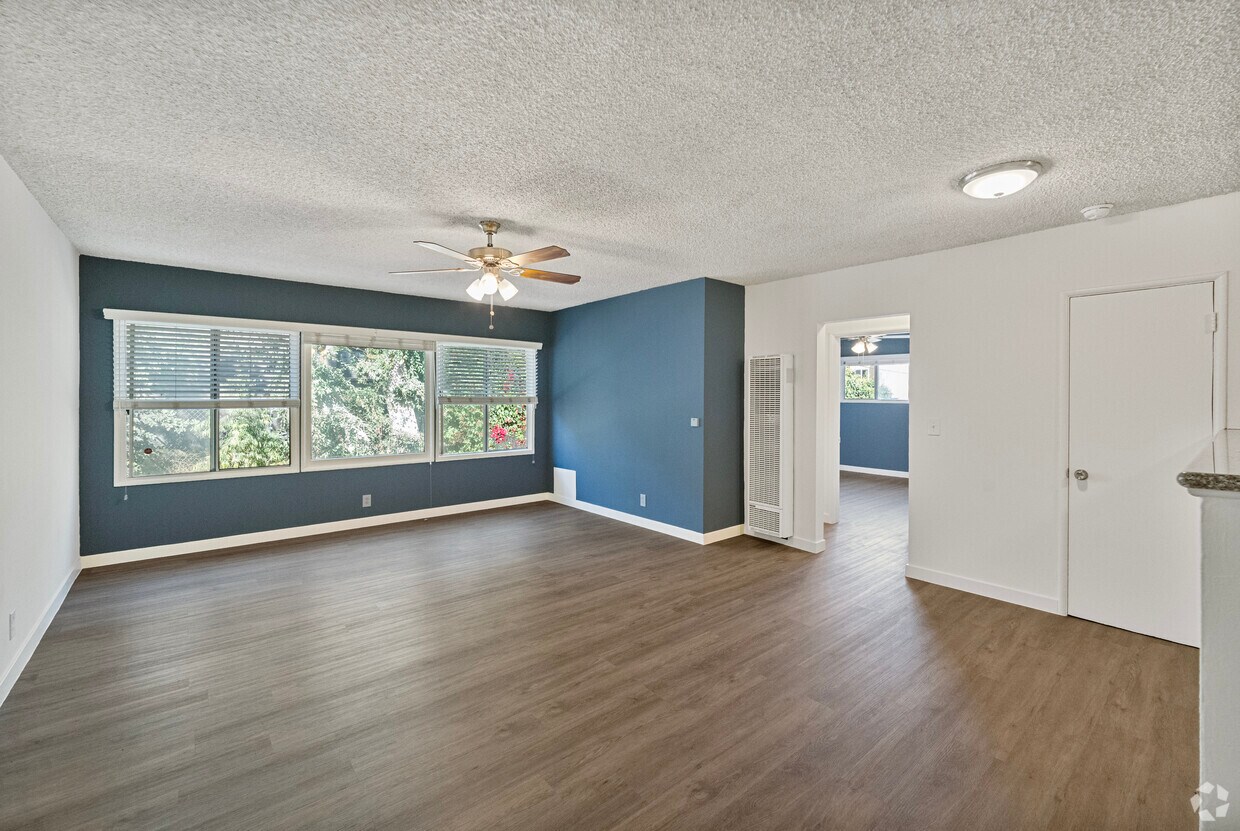 Foto principal - 2235 &amp; 2245 W. 26th Pl (B)