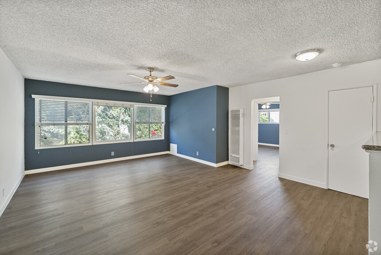 Foto principal - 2235 W. 26th Pl