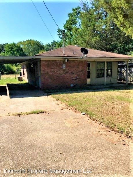 Building Photo - 3 br, 1 bath House - 273 W Phelps Ave