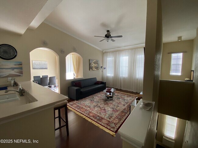 Foto del edificio - 10075 Gate Pkwy N