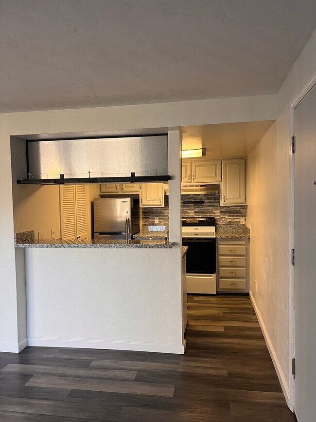 Building Photo - 955 Fulton Avenue #548, Sacramento, Ca 95825