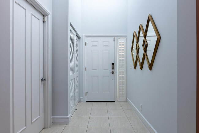 Building Photo - 604 Captains Way